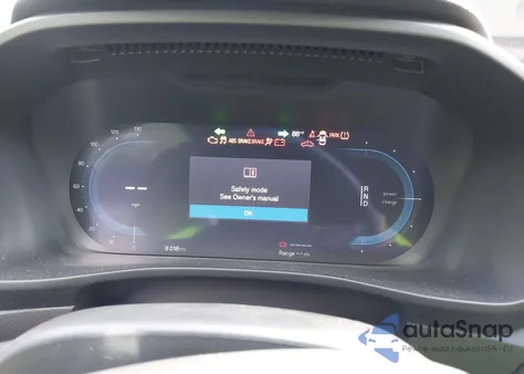 2025 Volvo Ex40 Core, Single Motor Extended Range, Fully Electric z USA, uszkodzony, nr VIN YV4EH3HJ6S2584695